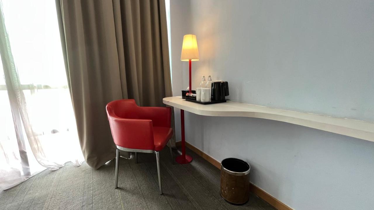 Luminor Hotel Metro Indah - Bandung By Wh Cicadas Zewnętrze zdjęcie